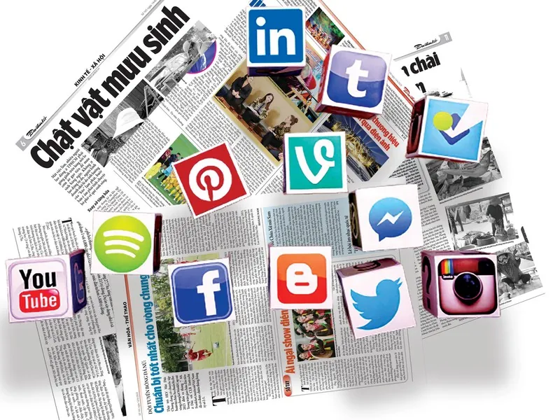 Hình ảnh bàn tay nhập mật khẩu mạnh vào thiết bị để bảo mật tài khoản B29