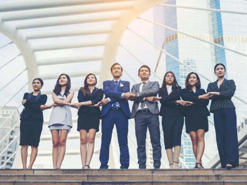 Hình ảnh minh họa các nguyên tắc quản lý tiền bạc và chơi game có trách nhiệm, với biểu đồ tài chính và các biểu tượng kiểm soát.